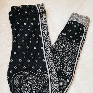 American Eagle knit leggings